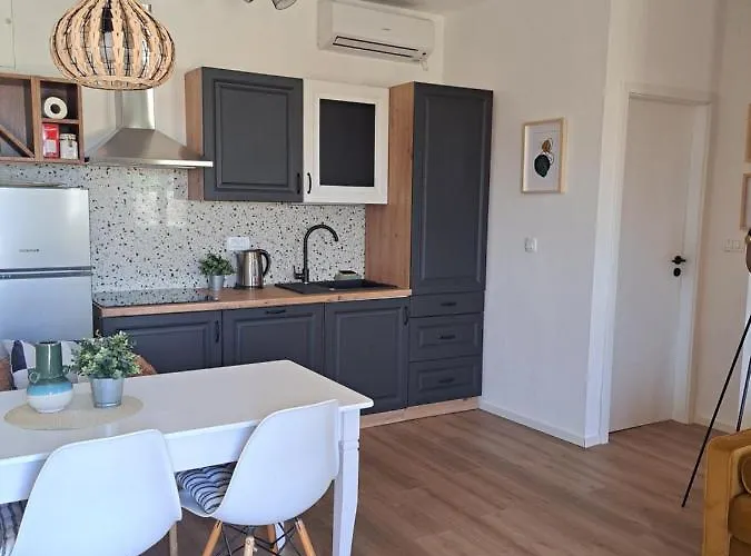 Karlo Apartment